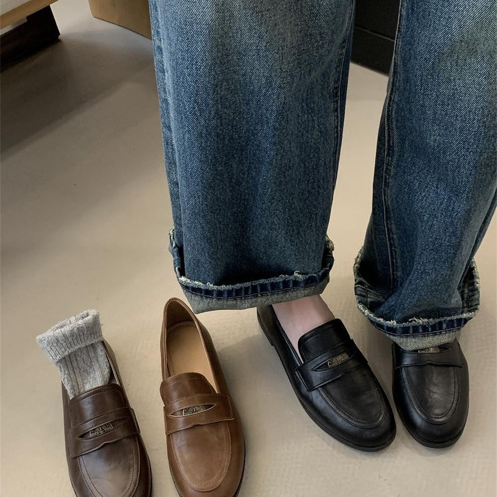 Womens Dress Shoes With A Round Toe Soft Sole And A Chic Comfortable Loafer Design
